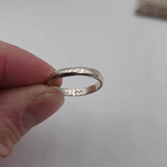 Size 7 Sterling Silver Plain Unisex Band Ring A2640 - Picture 4 of 7